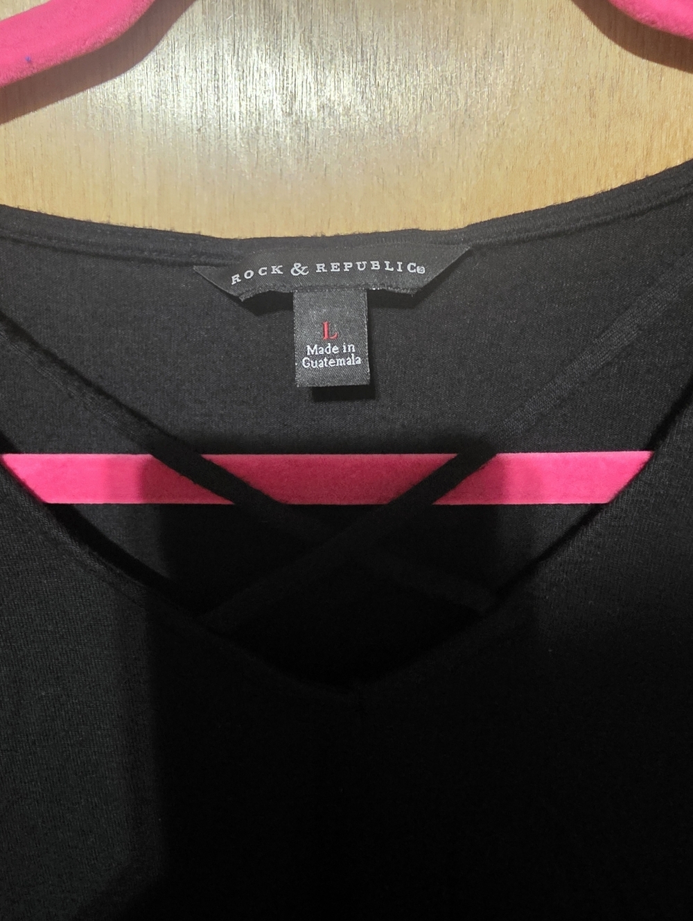 Rock & Republic Black Cold-Shoulder V-Neck Top with Crisscross Strap- Size Large - Picture 2 of 4